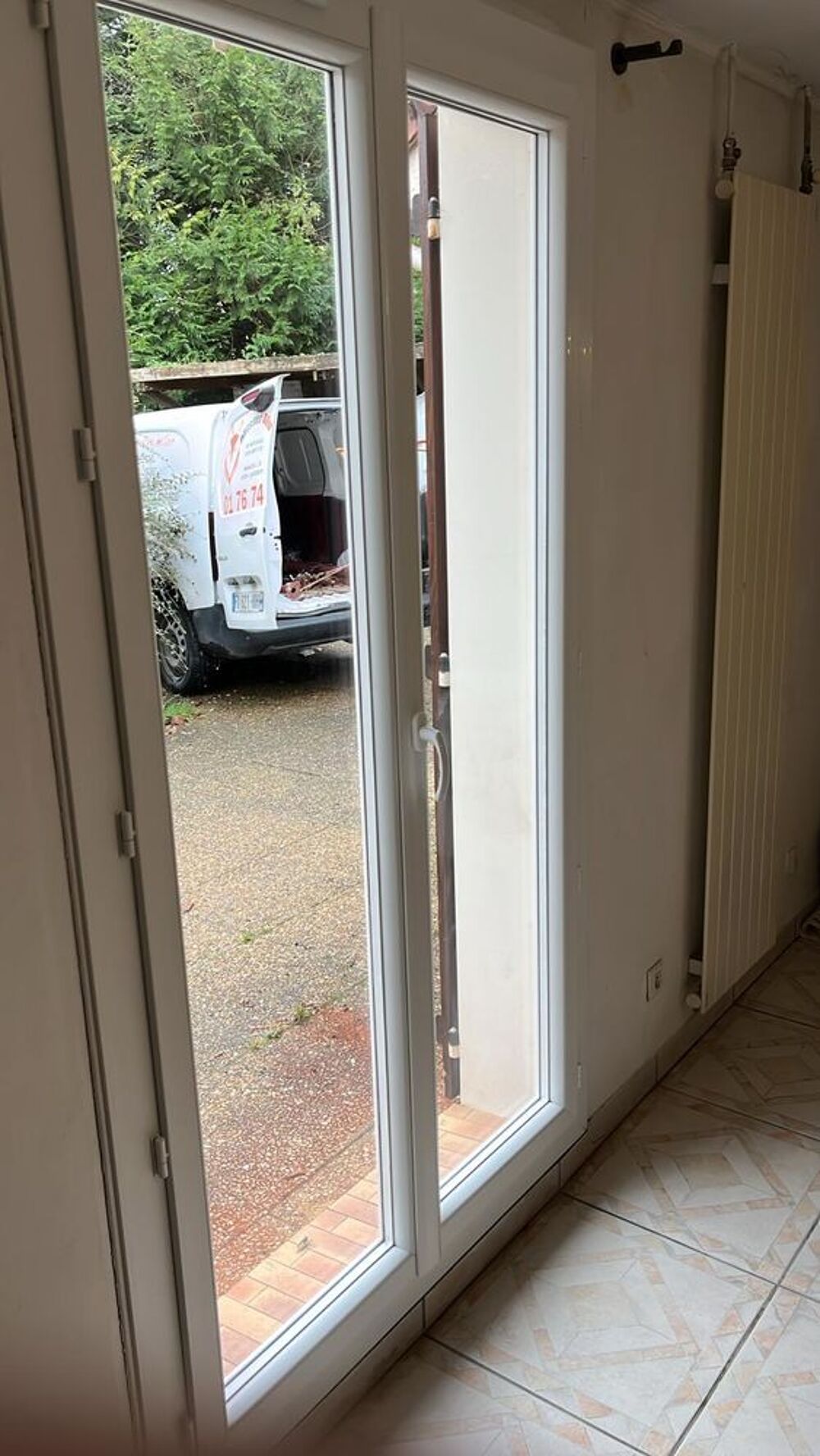 Lot porte d'entr&eacute;e ALU et fen&ecirc;tres PVC Bricolage
