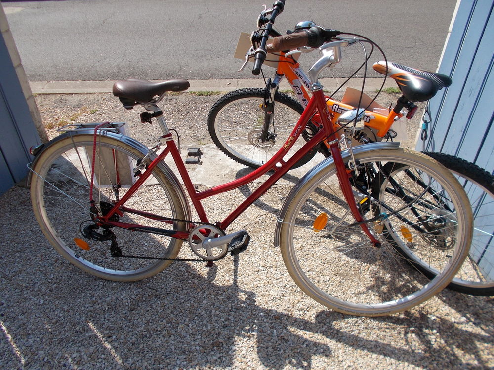 1 lot ou unit&eacute; de 3 velos vintage restaure 1975/2000/2024 Vélos