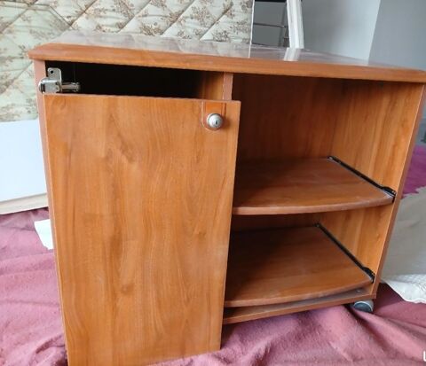 Meuble bois sur roulettes 80 Redon (35)