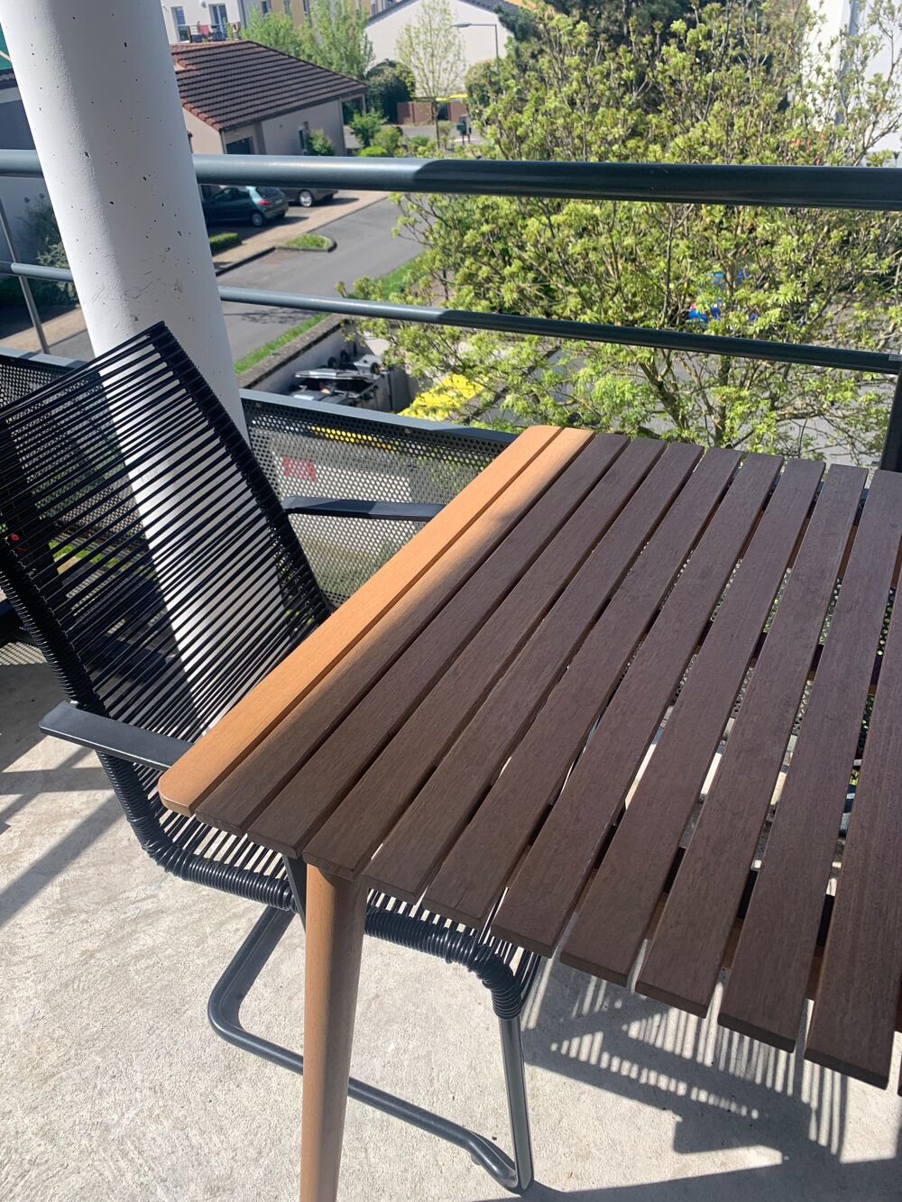 Deux chaises et une table Jardin