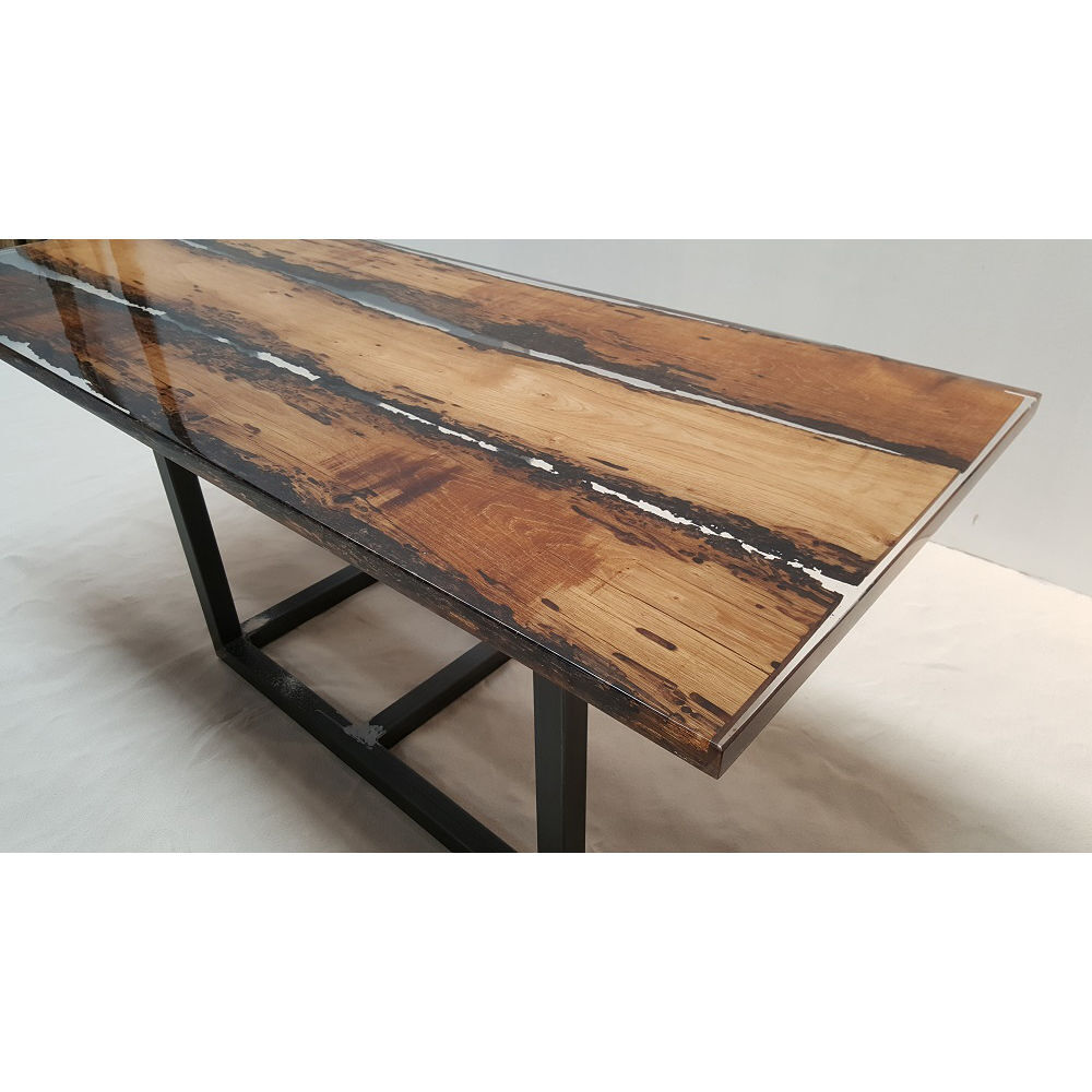 Table Design en R&eacute;sine et bois de Ch&ecirc;ne. Meubles
