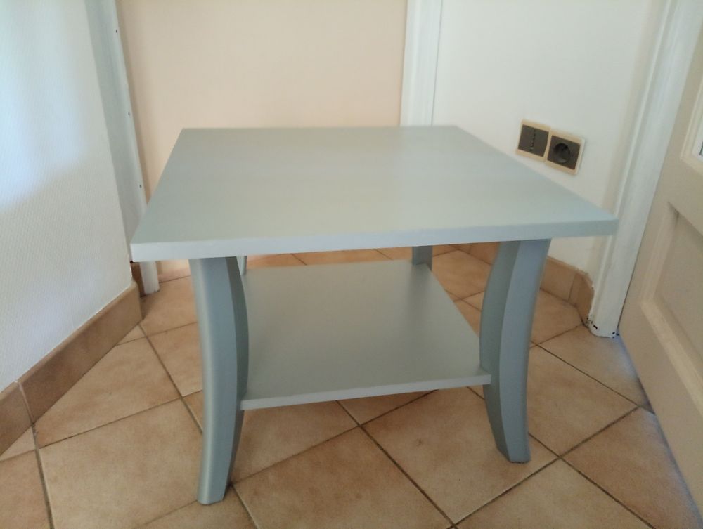 Petite table Meubles