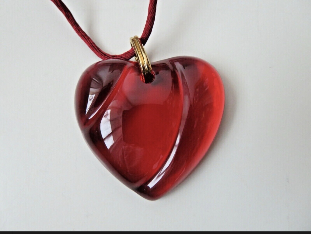 Pendentif Crystal de Baccarat c?ur rouge Bijoux et montres