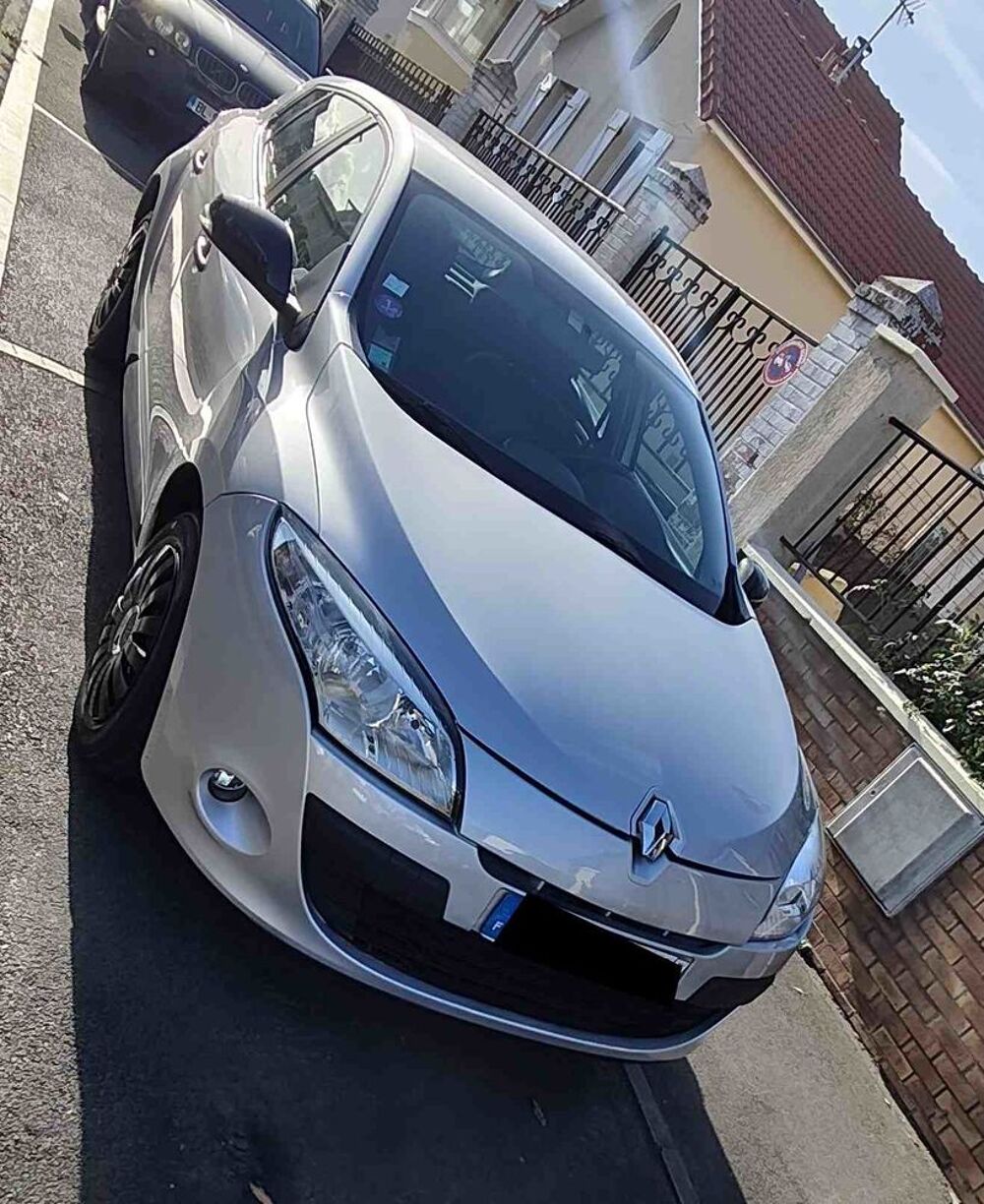 M&eacute;gane III RENAULT MEGANE III 1.6 110 ETHANOL AUTHENTIQUE 2011 occasion 93430 Villetaneuse