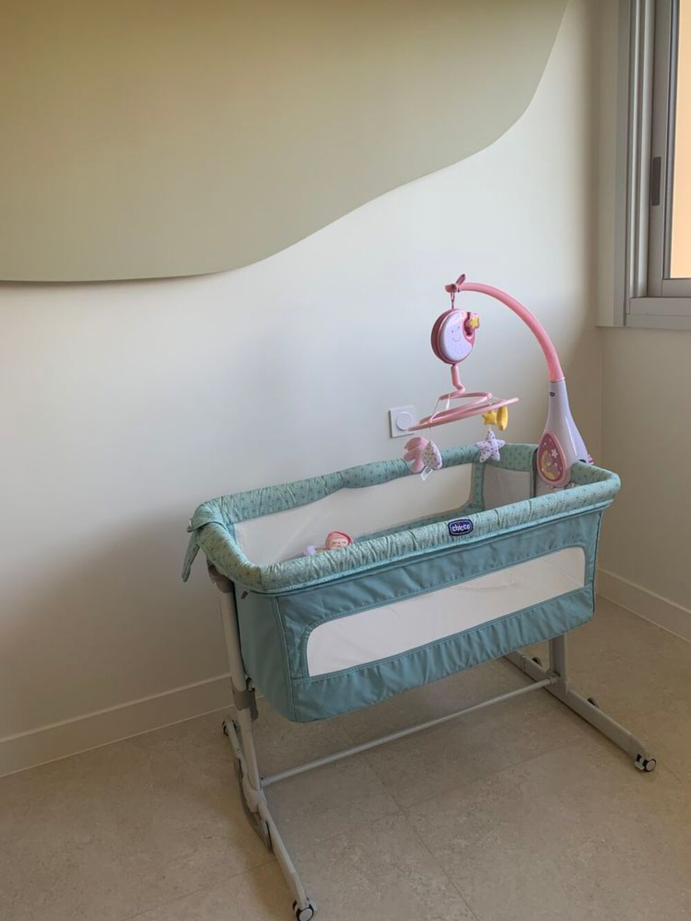 Cododo Chicco Mobile et bo&icirc;te lumineuse pour dormir Alarme Mobilier enfants