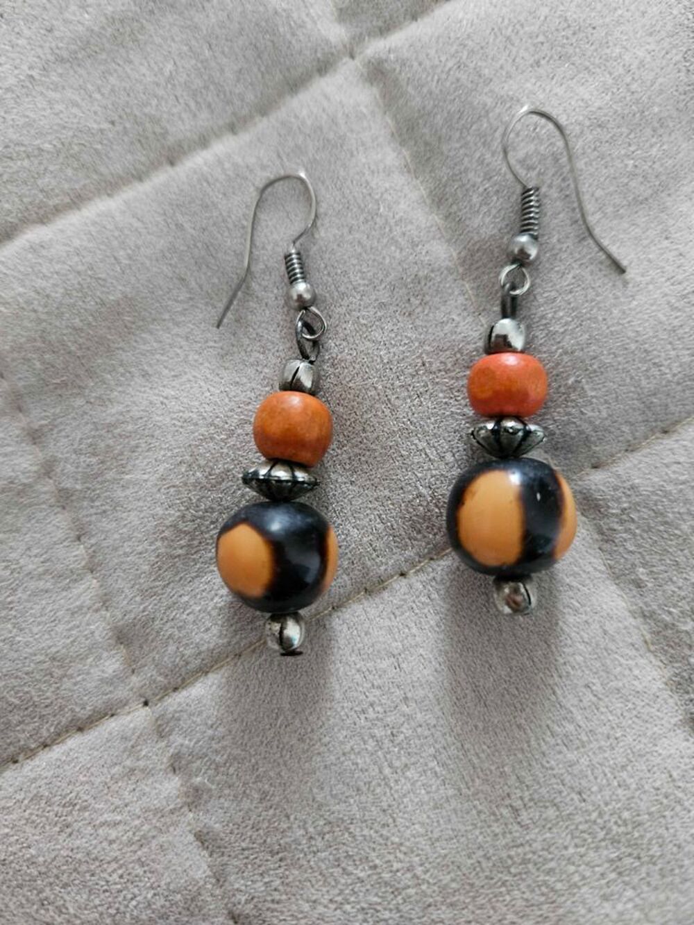 boucle d'oreille Bijoux et montres