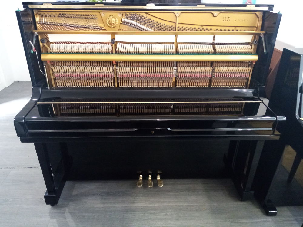 Nos piano droit Yamaha U3 noir laqu&eacute; Instruments de musique