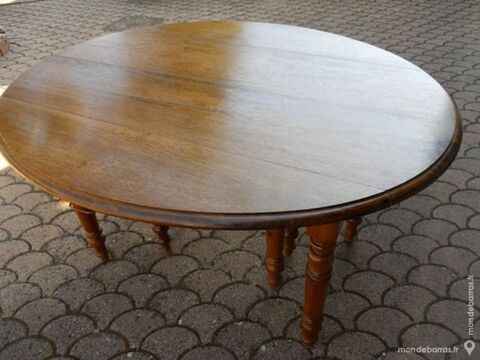 Table ovale en noyer à 8 pieds et 8 rallonges 900 Le Creusot (71)