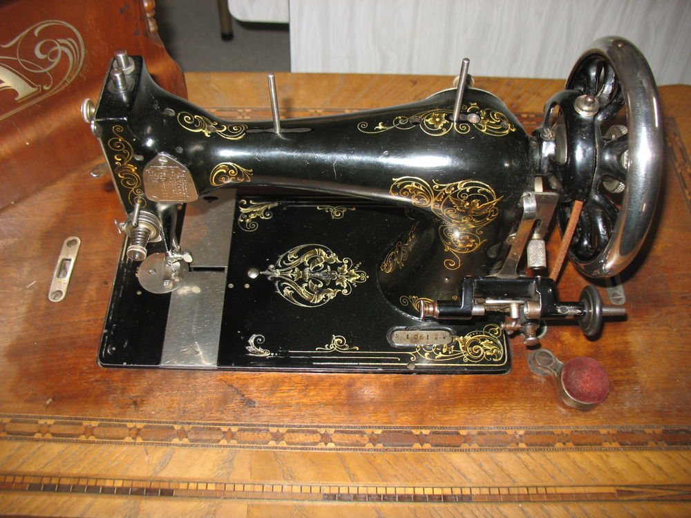 Machine &agrave; coudre Meubles