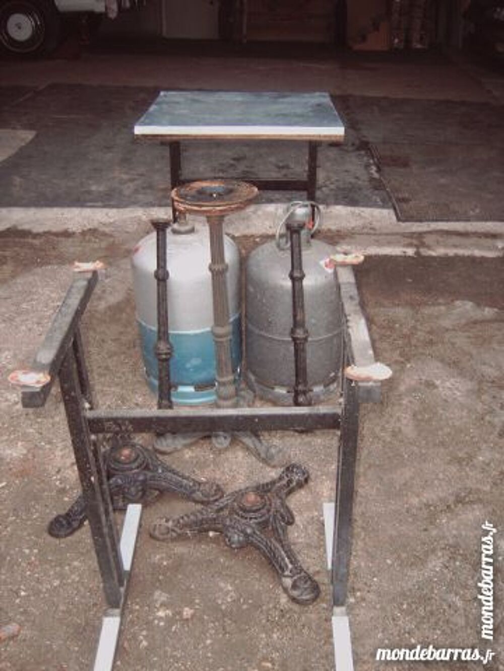 1 bouteilles gaz pied table etc Bricolage