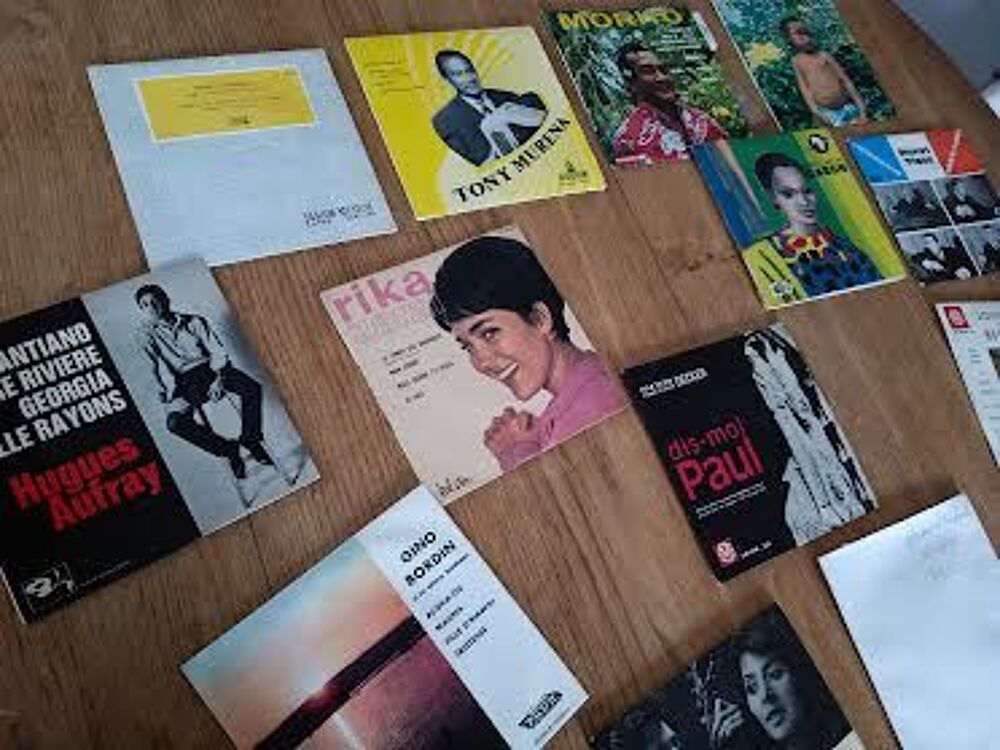 LOT DE DISQUES VINYLS 45 TOURS CD et vinyles