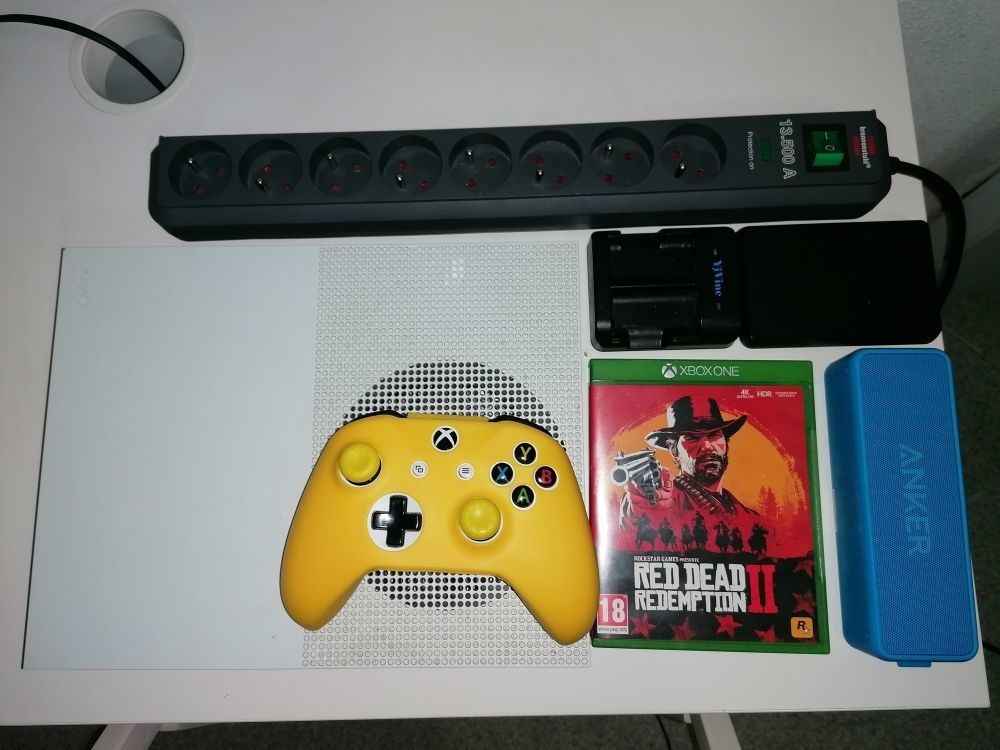 Pack Xbox one S et plus Consoles et jeux vidéos