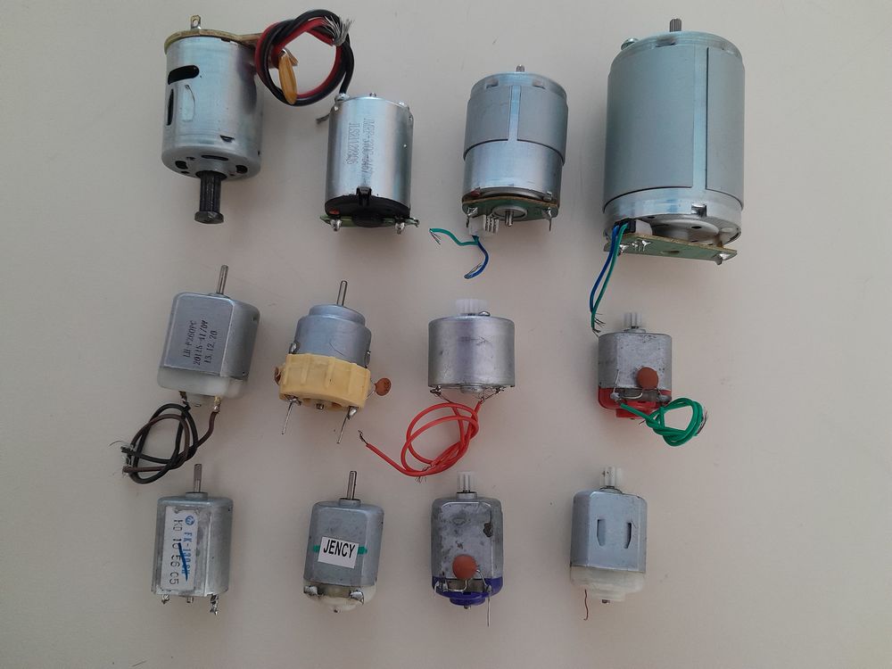 Lot de moteurs HO Roco/Jouef 12 Volts Jeux / jouets