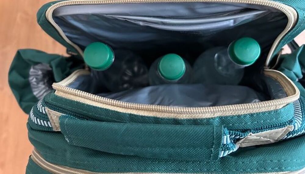 petit SAC a DOS ( jamais servi ) '' belle qualit&eacute; " Sports