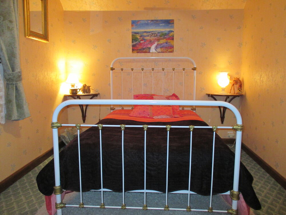 Lit m&eacute;tallique + sommier + matelas de qualit&eacute; Meubles