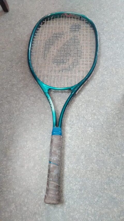 raquette de tennis 5 Raimbeaucourt (59)
