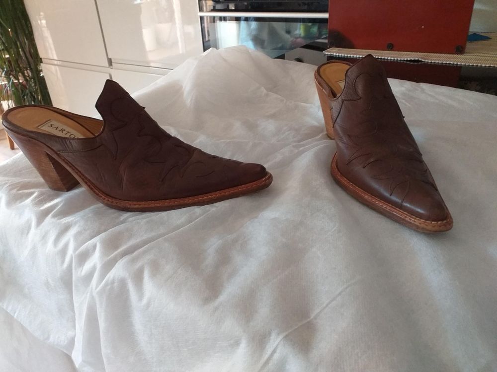 SANTIAG mARQUE SARTOR 
PARFAIS ETAT Chaussures