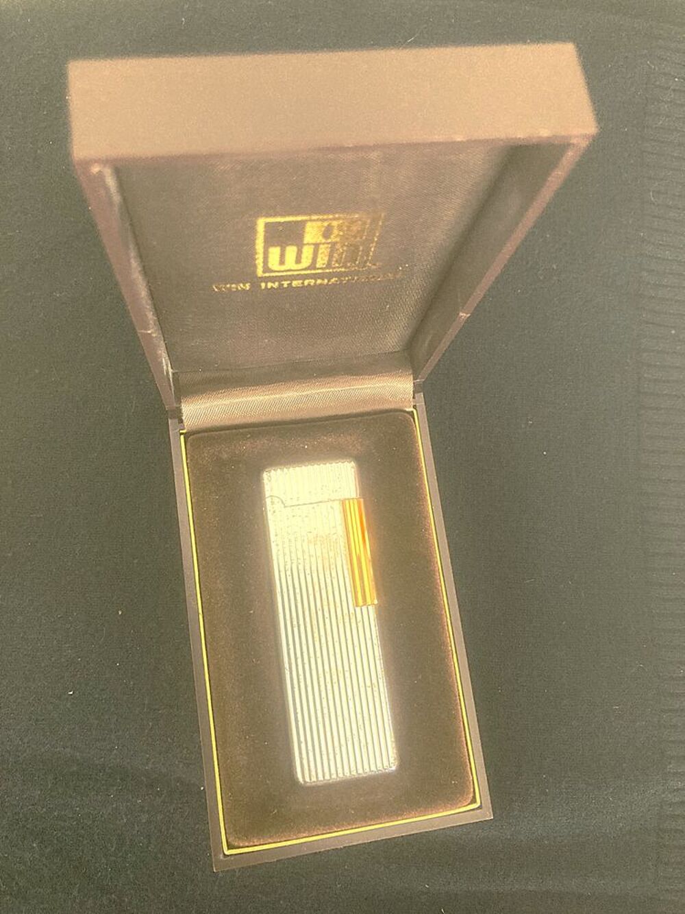 Briquet VINTAGE Win International dans son &eacute;crin 