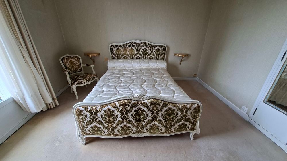 Sommier &eacute;lectrique et matelas Meubles