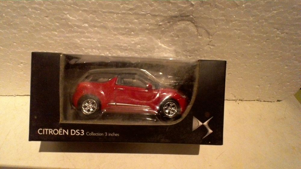 VOITURE MINIATURE MARQUE NOREV 