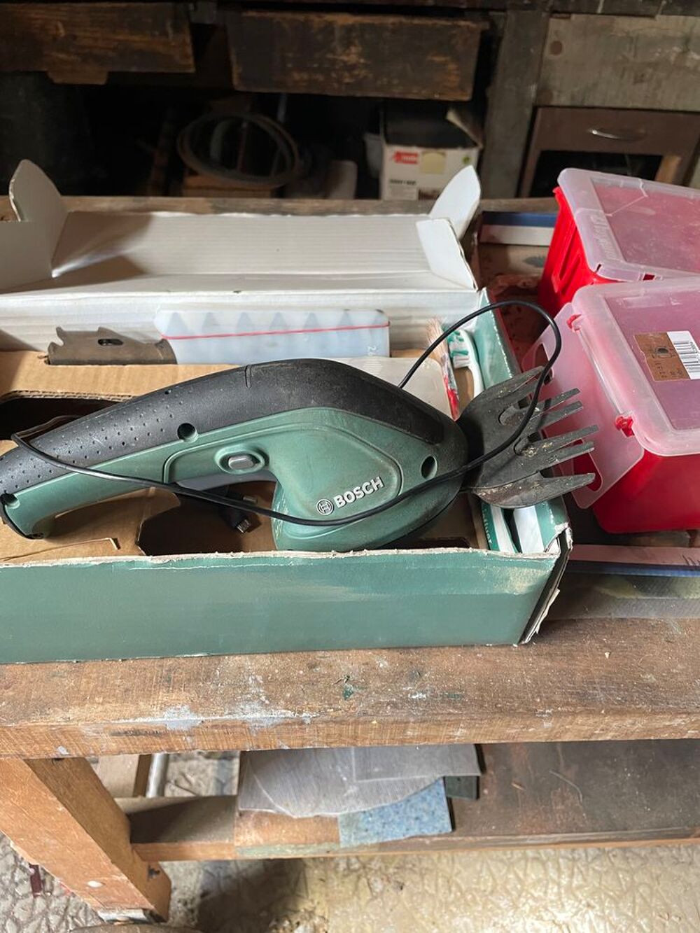 Taille haie &eacute;lectrique Bosch X&eacute;o Bricolage