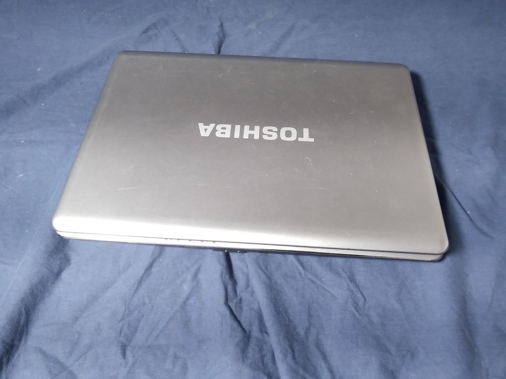 Laptop Toshiba Satellite Pro 17 pouces Matériel informatique