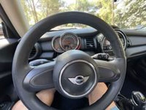 One Hatch 3 Portes 102 ch BVA6 2016 occasion 13260 Cassis