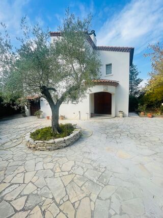  Villa  vendre 7 pices 200 m