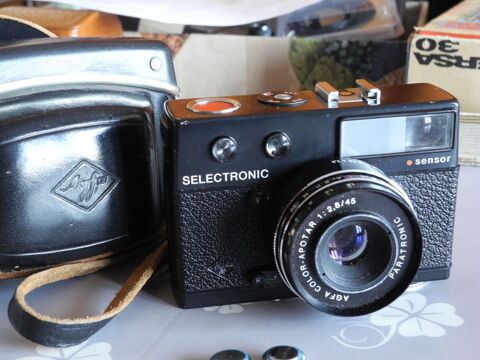 Appareil photo argentique AGFA slectronic sensor.  40 pinay-sur-Seine (93)