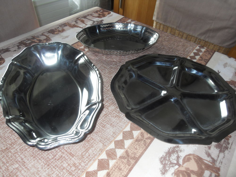LOT DE 3 PLATS INOX Electroménager