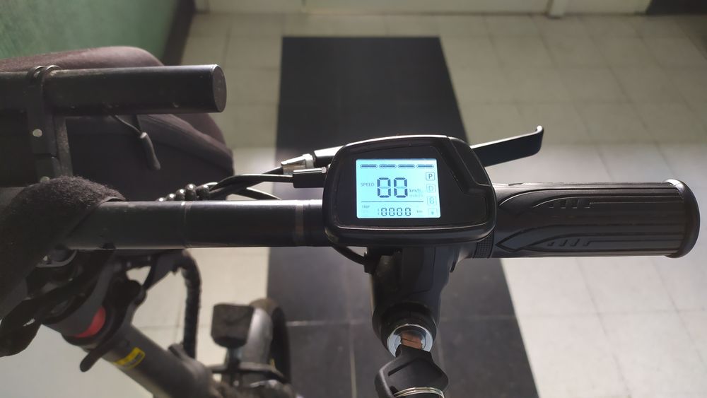 VELO ELECTRIQUE de 14 POUCES PLIABLE de 400 Watts. Vélos