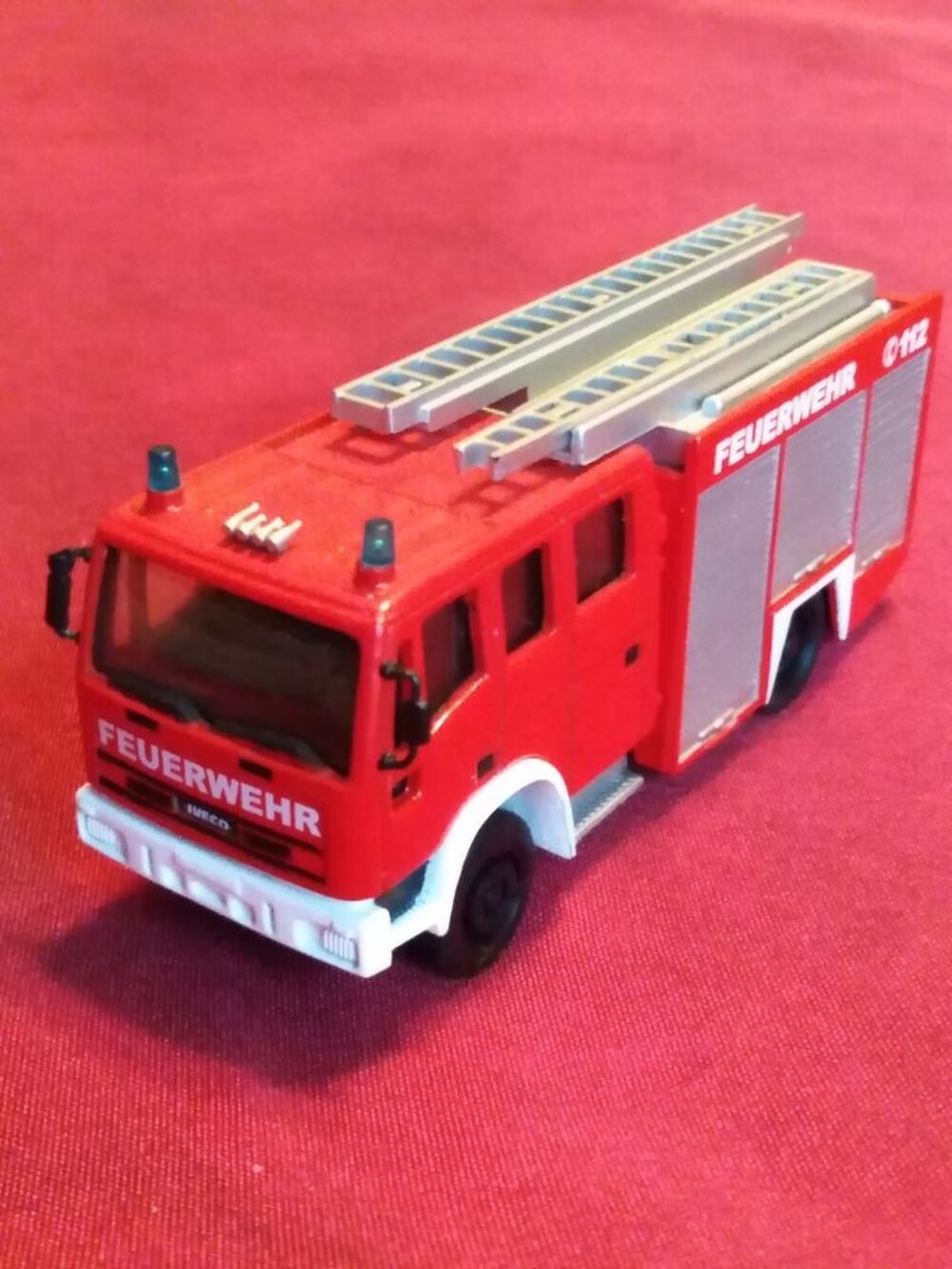 Camion miniature des pompiers iveco magirus LF 