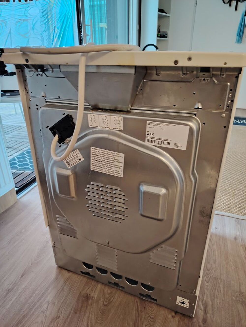 CUISINIERE VITROCERAMIQUE Electroménager