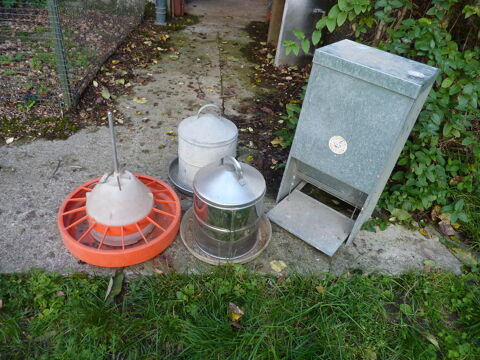 LOT DE 4 ( MANGEOIRE et ABREUVOIR ) 50 38840 Saint-hilaire-du-rosier