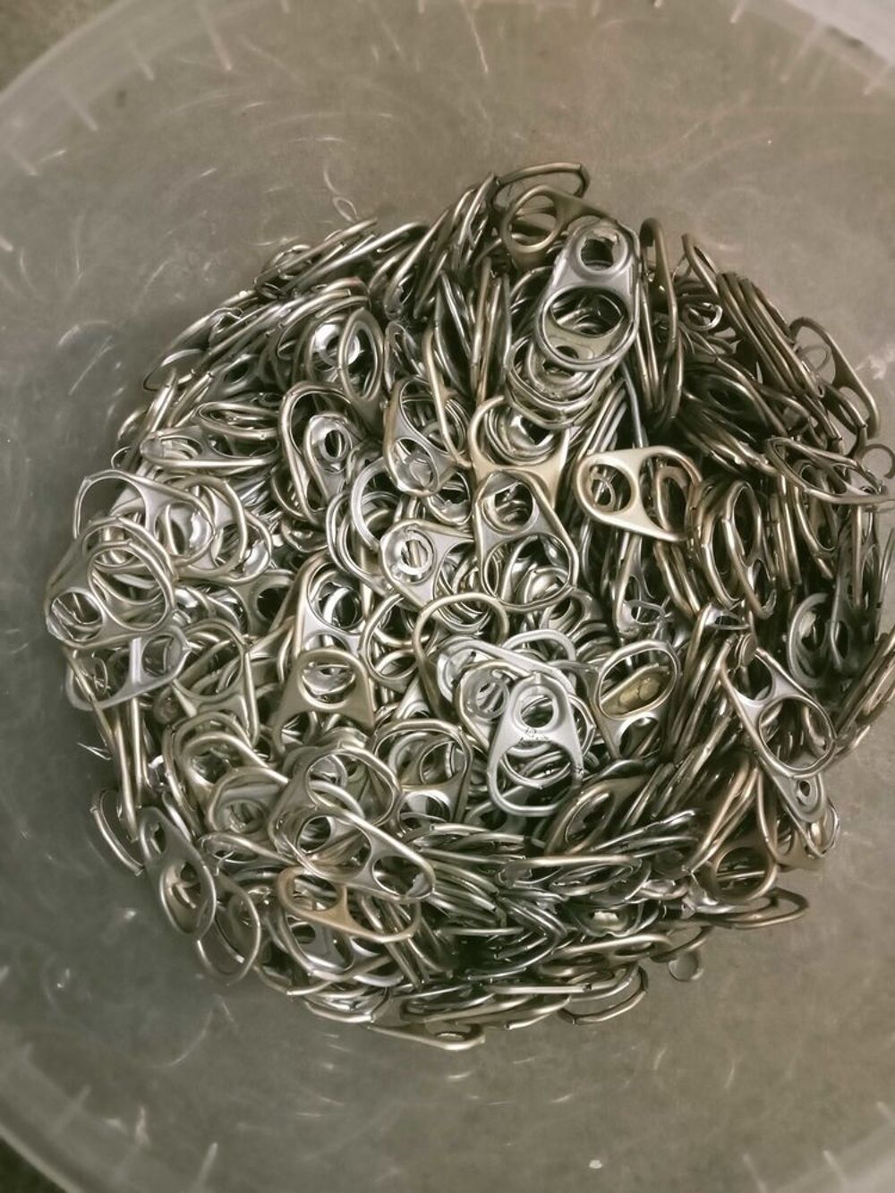 vent 1 km 700 de capsules &agrave; canette pour collectionneur ou bricoleur 10euros 