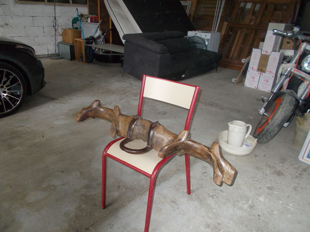 Table de toilette d'autrefois et jouck de d&eacute;coration Meubles