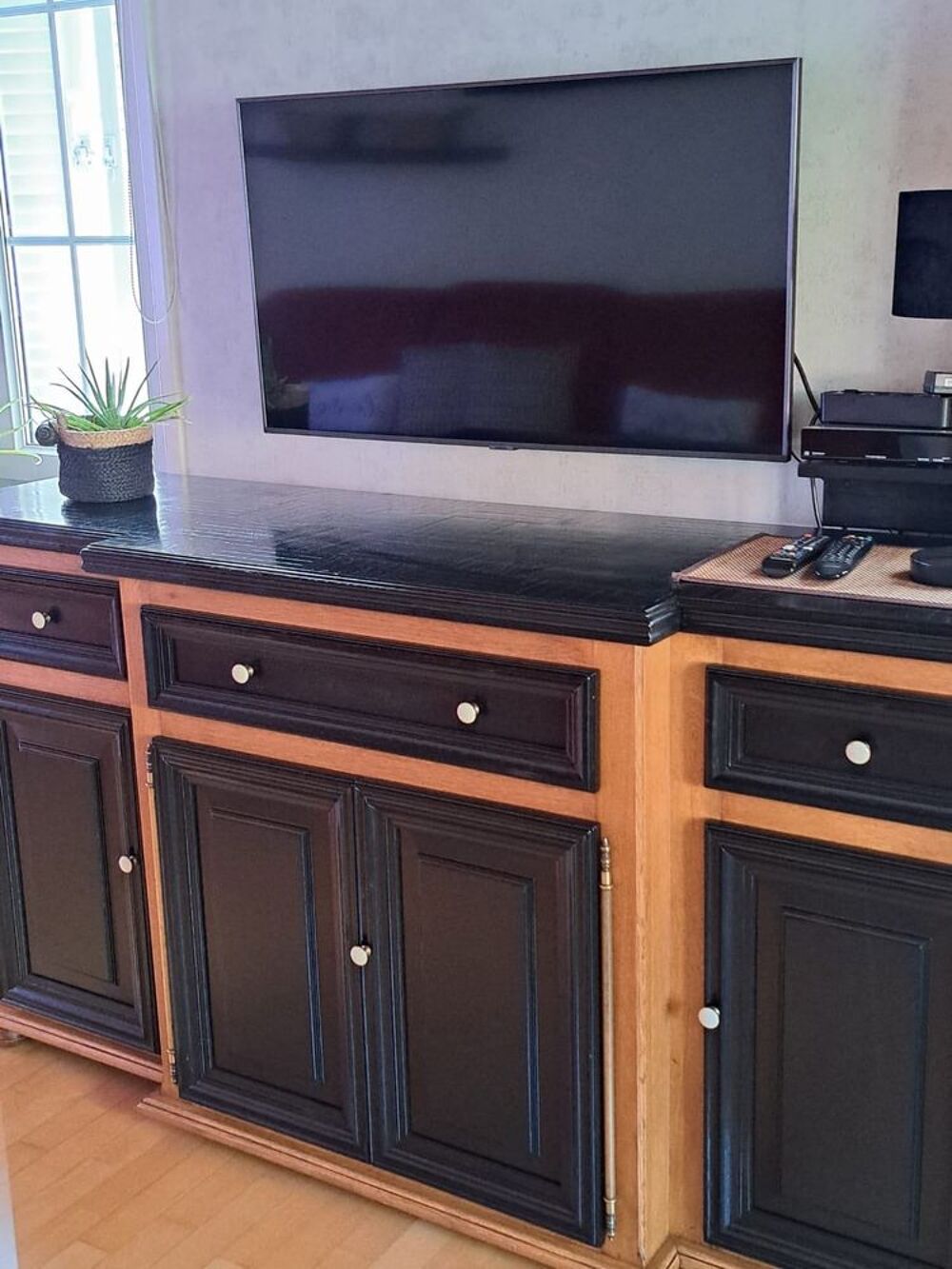 Grand buffet bas/enfilade en ch&ecirc;ne 4 portes 4 grands tiroirs Meubles