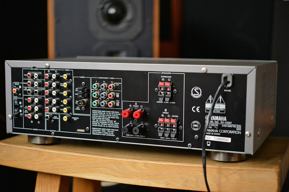 Ampli-tuner audio-vid&eacute;o Yamaha RX-V357 Audio et hifi