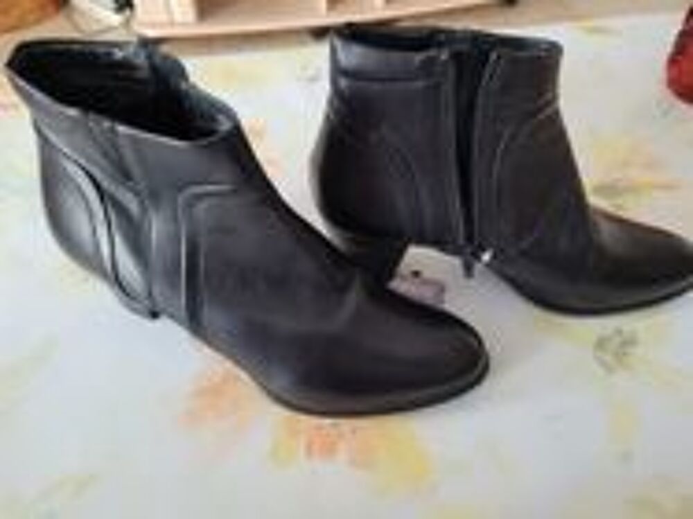 , paire de bottines noires pour femme de taille 39 Chaussures