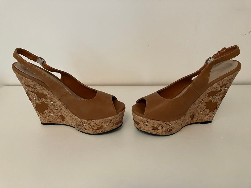 Sandales marron compens&eacute;es Chaussures