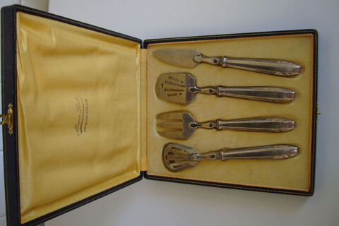 Couverts anciens en m�tal argent�,objet ancien,. 23 Is-sur-Tille (21)