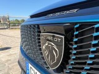 3008 PEUGEOT III 1.2 HYBRID 136 ALLURE E-DCS6 2024 occasion 75015 Paris