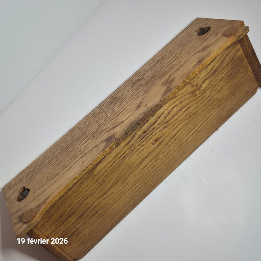 Petite &eacute;tag&egrave;re en bois massif et solide , en ch&ecirc;ne Mobilier enfants