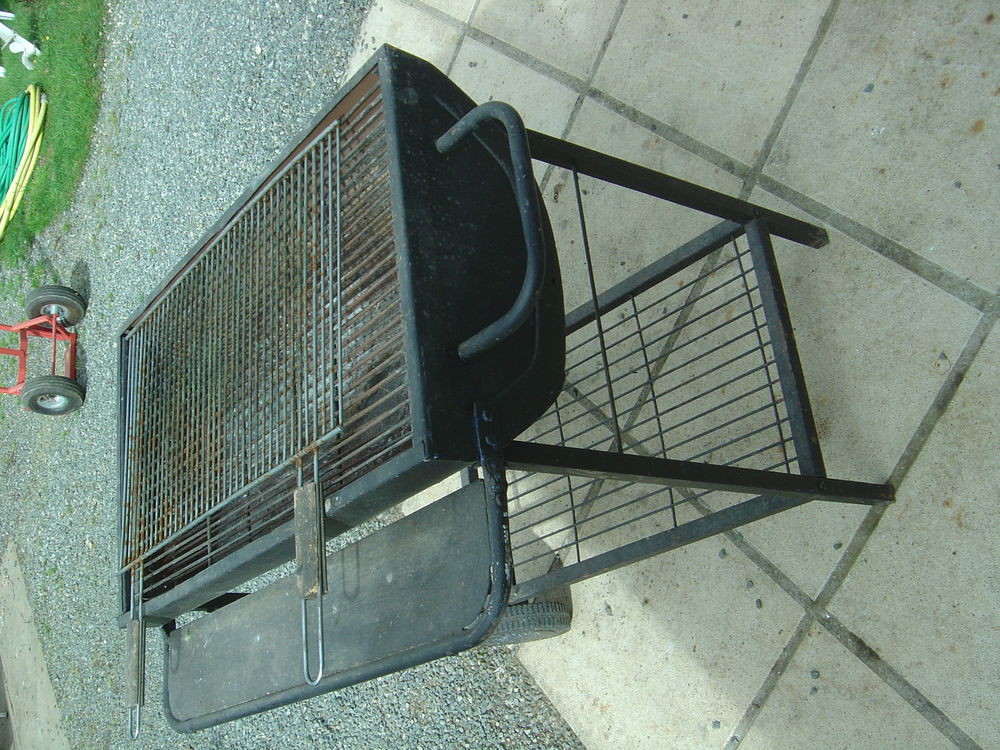 BARBECUIEW DE TERRASSE
Bricolage