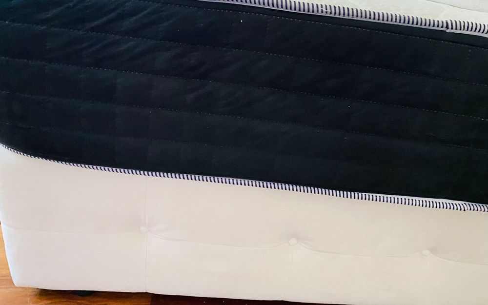 Ensemble lit + matelas t&ecirc;te de lit velours + 4 tiroirs Meubles