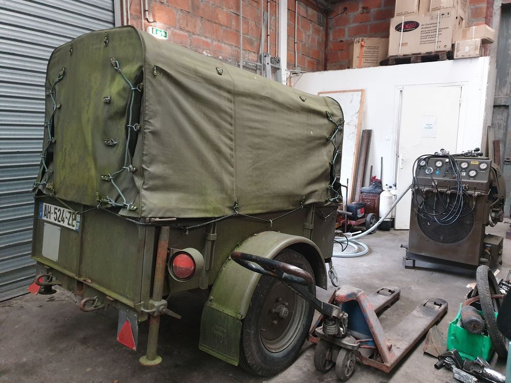 Remorque militaire de collection pour chasse, p&ecirc;che, plong&eacute;e 