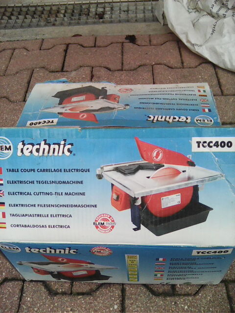 Table lectrique coupe carreaux 25 Saint-Rmy-en-Rollat (03)