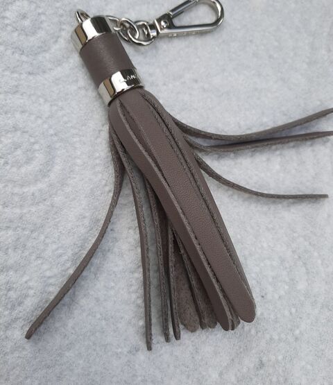 Porte clef marron taupe pompons LANCASTER  �tat neuf 10 Domart-en-Ponthieu (80)