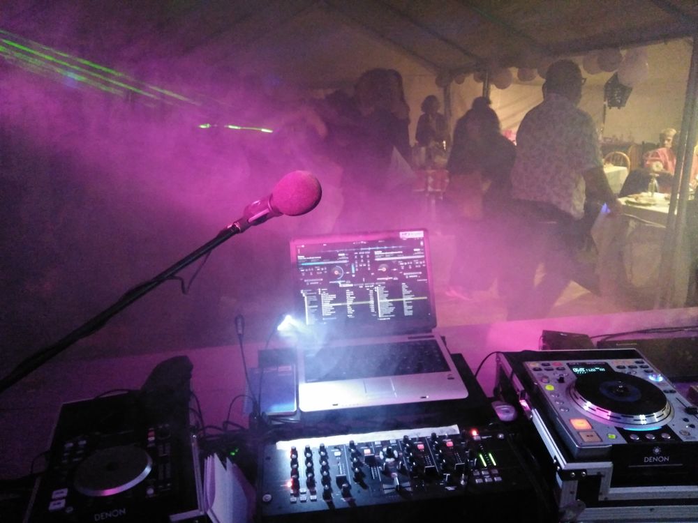   Animateur DJ 