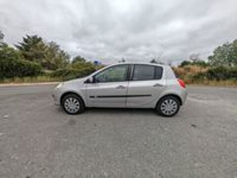 Clio III Clio 1.5 dCi 105 Confort Pack Clim Dynamique 2005 occasion 33750 Beychac-et-Caillau
